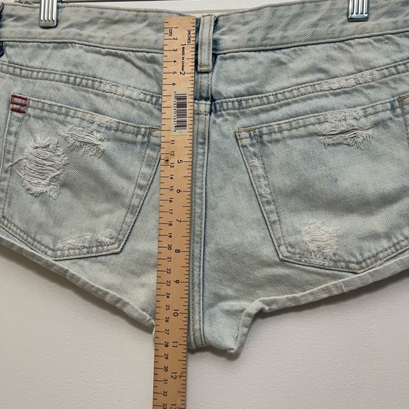 BDG Urban Outfitters Dolphin Low Rise Micro Denim Shorts Sz.‎ 28 - Picture 9 of 12